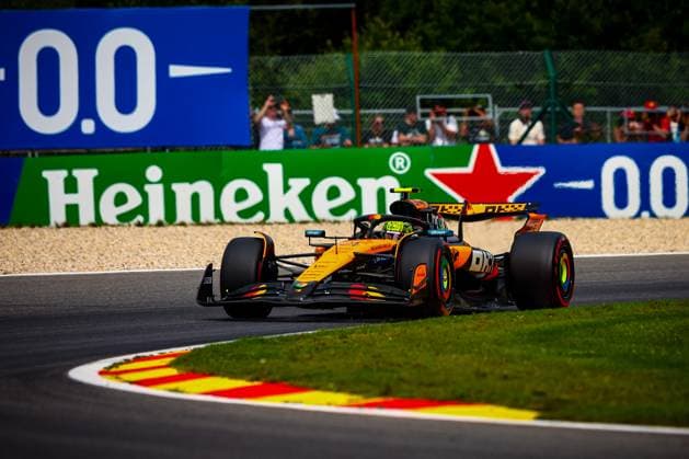MOTORI - Formula 1 - Belgian Grand Prix 2025 04 Lando Norris, (GRB) McLaren Mercedes MCL39, during the Belgian GP, Spa-Francorchamps 24-27 July 2025 Formula 1 World Championship, WM, Weltmeisterschaft 2025. Belgium Belgium  Copyright: xIPAxSport ABACAx