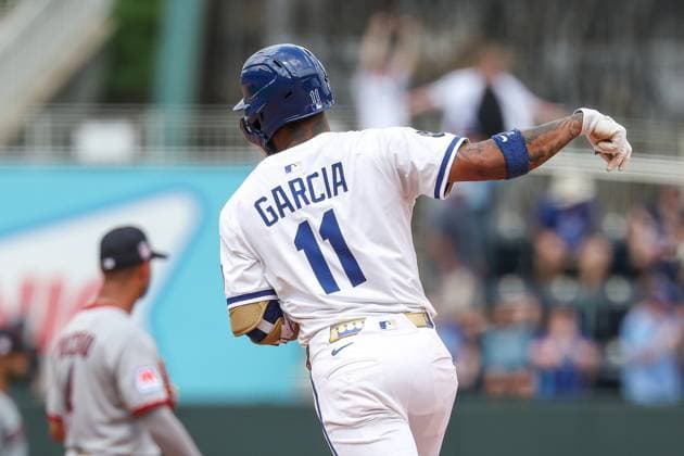 July 26, 2025: Kansas City Royals third baseman Maikel Garcia (11) reacts to his two run home run during the fourth inning against the Cleveland Guardians at Kauffman Stadium in Kansas City, MO. CSM Kansas City United States of America - ZUMAc04_ 20250726_zma_c04_082 Copyright: xDavidxSmithx