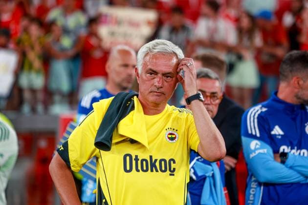JosÃ Mourinho head coach of Fenerbahce during the Pre-Season Friendly Eusebio Cup match between SL Benfica vs Fenerbahce SK at Estadio da Luz on 26 July, 2025 in Lisbon. Eusebio Cup - SL Benfica vs Fenerbahce SK (Valter Gouveia SPP) Copyright: xValterxGouveia SPPx spp-en-VaGo-VG_L6891