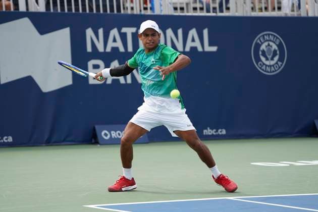 ATP, Tennis Herren Masters 1000 National Bank Open Toronto Presented by Rogers 2025 - Day 1 Juan Carlos Aguilar of Canada plays a forehand against Adrian Mannarino of France during the Men s Singles first round match on day 1 of the ATP Masters 1000 National Bank Open at Sobeys Stadium. on July 26, 2025 in Toronto, Canada. (Photo by Leonardo Ramirez Eyepix Group) Copyright: xLeonardoxRamirez xEyepixxGroupx LR_26072025_162682