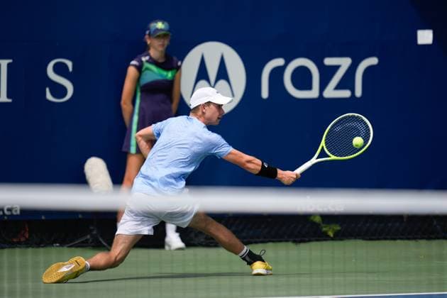 ATP, Tennis Herren Masters 1000 National Bank Open Toronto Presented by Rogers 2025 - Day 1 Dalibor Svrcina of Czechia lunges to play a backhand against Yosuke Watanuki of Japan during the Men s Singles first round match on day 1 of the ATP Masters 1000 National Bank Open at Sobeys Stadium. on July 26, 2025 in Toronto, Canada. (Photo by Leonardo Ramirez Eyepix Group) Copyright: xLeonardoxRamirez xEyepixxGroupx LR-26072025-3807