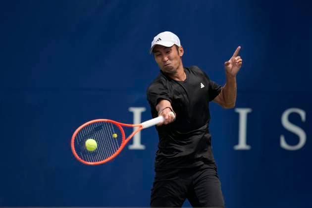 July 26, 2025, Toronto, Ontario, Canada: Yasutaka Uchiyama of Japan plays a forehand against Shintaro Mochizuki of Japan during the Men s Singles first round match on day 1 of the ATP, Tennis Herren Masters 1000 National Bank Open at Sobeys Stadium. on July 26, 2025 in Toronto, Canada. Toronto Canada - ZUMAe321 20250726_zsa_e321_058 Copyright: xLeonardoxRamirezx
