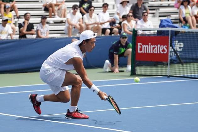July 26, 2025, Toronto, Ontario, Canada: Li Tu of Australia plays a forehand against Pierre-Hugues Herbert of France during the Men s Singles first round match on day 1 of the ATP, Tennis Herren Masters 1000 National Bank Open at Sobeys Stadium. on July 26, 2025 in Toronto, Canada. Toronto Canada - ZUMAe321 20250726_zsa_e321_053 Copyright: xLeonardoxRamirezx