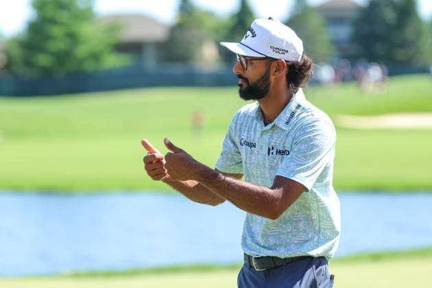 July 26th, 2025: Akshay Bhatia of the United States gives a thumbs up while walking off the 17th during the third round of the 3M Open 2025 at TPC Twin Cities on July 26th, 2025 in Blaine, Minnesota. -CSM Blaine USA - ZUMAc04_ 20250726_zma_c04_178 Copyright: xStevenxGarciax