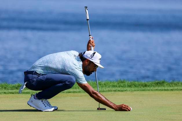 July 26, 2025, Blaine, Minnesota, United States: AKSHAY BHATIA lines up his ball at hole eighteen as he prepares to putt on the third day of competition at the 2025 PGA, Golf Herren 3M Open at TPC Twin Cities. Blaine United States - ZUMAt166 20250726_zsp_t166_064 Copyright: xMichaelxTurnerx