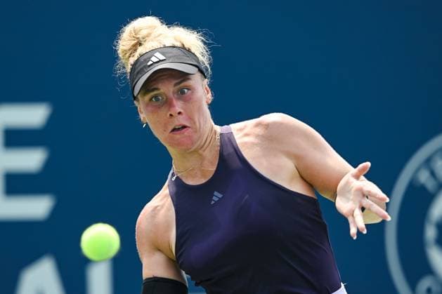 MONTREAL, QC - JULY 26: Leolia Jeanjean (FRA) returns the ball during a qualifying round match at WTA, Tennis Damen National Bank Open on July 26, 2025 at IGA Stadium in Montreal, QC (Photo by David Kirouac Icon Sportswire) TENNIS: JUL 26 National Bank Open EDITORIAL USE ONLY Icon250726056