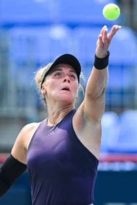 MONTREAL, QC - JULY 26: Leolia Jeanjean (FRA) serves the ball during a qualifying round match at WTA, Tennis Damen National Bank Open on July 26, 2025 at IGA Stadium in Montreal, QC (Photo by David Kirouac Icon Sportswire) TENNIS: JUL 26 National Bank Open EDITORIAL USE ONLY Icon250726044