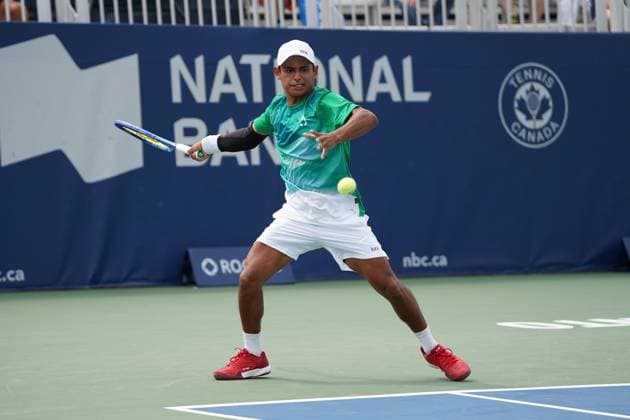 ATP, Tennis Herren Masters 1000 National Bank Open Toronto Presented by Rogers 2025 - Day 1 Juan Carlos Aguilar of Canada plays a forehand against Adrian Mannarino of France during the Men s Singles first round match on day 1 of the ATP Masters 1000 National Bank Open at Sobeys Stadium. on July 26, 2025 in Toronto, Canada. Toronto Ontario Canada Copyright: xLeonardoxRamirezx