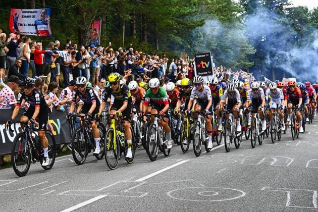 First Stage Of The 2025 Tour De France Women The pack of riders (peloton) cycles during the 1st stage (out of 9) of the fourth edition of the Women s Tour de France cycling race, 78.8 km from Vannes to Plumelec, in Vannes, western France, on July 26, 2025. Plumelec Bretagne France  Copyright: xRonanxHoussinx originalFilename:houssin-cyclingf250727_np2cL.jpg