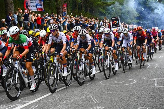 First Stage Of The 2025 Tour De France Women The pack of riders (peloton) cycles during the 1st stage (out of 9) of the fourth edition of the Women s Tour de France cycling race, 78.8 km from Vannes to Plumelec, in Vannes, western France, on July 26, 2025. Plumelec Bretagne France  Copyright: xRonanxHoussinx originalFilename:houssin-cyclingf250727_nppUS.jpg