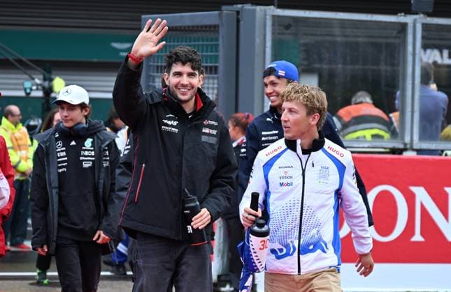 Ahead of F1 Belgian Grand Prix SPA, BELGIUM - JULY 27: Estaban Ocon of Haas greets the crowd during the parade held ahead of the Formula 1 Belgian Grand Prix at the 7-kilometer Circuit de Spa-Francorchamps in Spa, Belgium, on July 27, 2025. Dursun Aydemir Anadolu Spa Belçika. Editorial use only. Please get in touch for any other usage.  Copyright: x2025xAnadoluxDursunxAydemirx