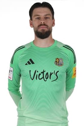 15.07.2025 - 3.Liga - 1.FC Saarbruecken - Fotoshooting - Fototermin - Fussball - Saison 2025 26 - SB - Foto-Termin des Drittligisten 1.FC Saarbrücken am 15.07.2025 , in Saarbrücken . Im Bild Torwart Phillip Menzel (13, 1. FC Saarbruecken). Saarbrücken Ludwigspark Saarland Deutschland