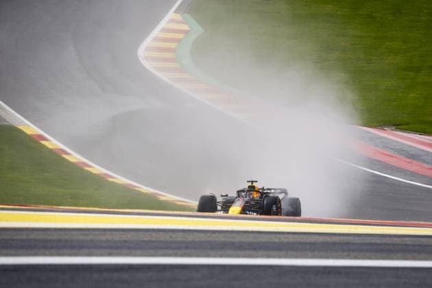 SPA - Max Verstappen (Red Bull Racing) behind the safety car on the Spa-Francorchamps circuit during the start of the Belgian Grand Prix. ANP SEM VAN DER WAL xVIxANPxSportx xxANPxIVx 532324793 originalFilename: 532324793.jpg