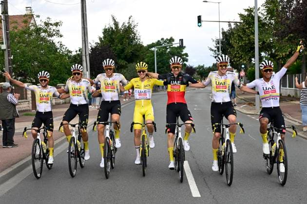 Tour de France 2025 Stage 21 PARIS CHAMPS-ELYSEES, FRANCE - JULY 27 : Pogacar Tadej (SLO) of UAE Team Emirates, Narvaez Jhonatan (ECU) of UAE Team Emirates, Politt Nils (GER) of UAE Team Emirates, Sivakov Pavel (FRA) of UAE Team Emirates, Soler Marc (ESP) of UAE Team Emirates, Wellens Tim (BEL) of UAE Team Emirates, Yates Adam (GBR) of UAE Team Emirates during stage 21 of the 112th edition of Tour de France an UCI World Tour 2.UWT cycling road race stage for Men Elite of 120 km with start in Mantes-la-Ville and finish in Paris Champs-Elysees on July 27, 2025 in Paris Champs-Elysees, France, 27 07 2025 ( Motordriver Kenny Verfaillie - Paris Champs-Elysees France  Copyright: xJanxDexMeuleneirx