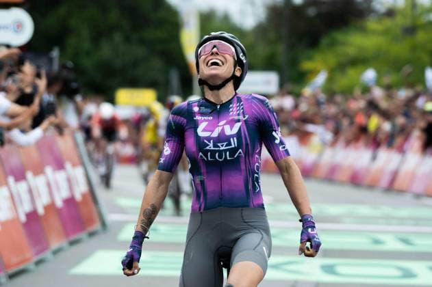 Tour de France Femmes PHOTOPQR OUEST FRANCE Kévin Guyot Ouest-France ; QUIMPER ; 27 07 2025 ; 27 juillet 2025 : Cyclisme. 2e étape du Tour de France Femmes. Départ depuis Brest pour arriver à Quimper ( Finistère Bretagne ). ici : Mavi Garcia gagne l étape et célèbre. PHOTO : KEVIN GUYOT OUEST-FRANCE - 4th edition of the Women’s Tour de France Brest - Quimper July 27, 2025 QUIMPER France  Copyright: xPHOTOPQR OUESTxFRANCE MAXPPPxKévinxGuyotx xOuest-Francex 20250727OFR6839 20250727OFR6839