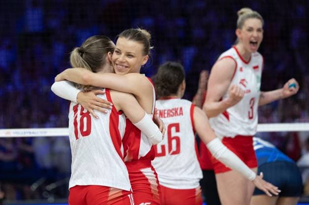 Poland - Japan 27.07.2025 Lodz, Poland, women s Volleyball Nations League 2025, final round finals , final game ( match ) Poland - Japan ; (siatkowka, Liga Narodow kobiet, final , runda finalowa Polska - Japonia ) image shows: Justyna Lysiak (L) Aleksandra Szczyglowska (2L) photo Katarzyna Plewczynska Fotostyk Copyright: xKatarzynaxPlewczynskax 20250727FCTKP2086