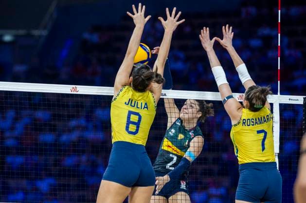 Women s Volleyball Nations League Finals 2025 Alice Carlotta Degradi during the Woman™s Volleyball Nations League 2025 gold medal match between Italy and Brazil , at Atlas Arena in Lodz, Poland, on July 27, 2025. Lodz Poland  Copyright: xAndrzejxIwanczukx originalFilename:iwanczuk-womensvo250727_npeZV.jpg