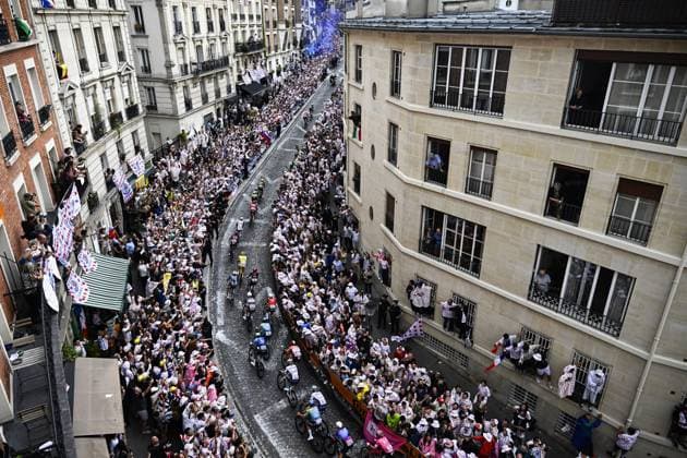 The pack of riders pictured in action on the Montmartre climb during stage 21 of the 2025 Tour de France cycling race, from Mantes-la-Ville to Paris (120km), on Sunday 27 July 2025 in France. The 112th edition of the Tour de France starts on Saturday 5 July in Lille, France, and will finish in Paris, France on the 27th of July. JASPERxJACOBS  x130134243x