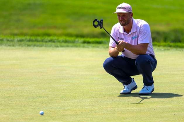 July 27, 2025, Blaine, Minnesota, United States: WYNDHAM CLARK lines up a put at hole two on the fourth and final day of competition at the 2025 PGA, Golf Herren 3M Open at TPC Twin Cities. Blaine United States - ZUMAt166 20250727_zsp_t166_021 Copyright: xMichaelxTurnerx