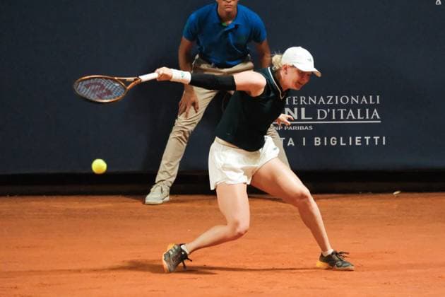 TENNIS - Internazionali di Tennis - 36° Palermo Ladies Open Francesca Jones in action against Anouk Koevermans during the 36th Palermo Ladies Open at Country Time Club during 36Â° Palermo Ladies Open, International Tennis match in Palermo, Italy, July 27 2025 Palermo Italy  Copyright: xIPAxSport ABACAx