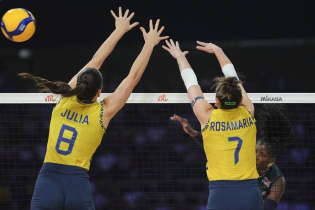 Italy v Brazil - FIVB Women s Volleyball Nations League LODZ, POLAND - JULY 27: Julia Gambatto Kudiess (8) and Rosamaria Montibeller (7) of Brazil in action during the final match of the FIVB Volleyball Nations League (VNL) between Italy and Brazil at Atlas Arena in Lodz, Poland, on July 27, 2025. Beyza Comert Anadolu Lodz Poland. Editorial use only. Please get in touch for any other usage.  Copyright: x2025xAnadoluxBeyzaxComertx