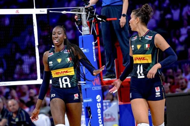 Sport Bilder des Tages SIATKOWKA KOBIET LIGA NARODOW 2025 TURNIEJ FINALOWY: BRAZYLIA - WLOCHY --- WOMENS VOLLEYBALL NATIONS LEAGUE 2025 FINAL ROUND MATCH IN LODZ: BRAZIL - ITALY N Z PAOLA EGONU ANNA DANESI FOT. PAWEL PIOTROWSKI 400MM.PL NEWSPIX.PL --- newspix.pl 