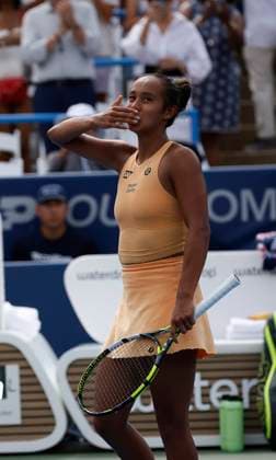 July 27, 2025: Leylah Fernandez salutes the crowd after the final match during the 2025 Mubadala Citi DC Open tennis tournament being played at Rock Creek Park Tennis Center in Washington, D.C. CSM District Of Columbia United States of America - ZUMAc04_ 20250727_zma_c04_189 Copyright: xJustinxCooperx