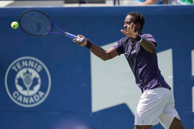 ATP, Tennis Herren Masters 1000 National Bank Open Toronto Presented by Rogers 2025 - Day2 Gael Monfils of France plays a forehand against Tomas Barrios Vera of Chile during the Men s Singles first round match on day 2 of the ATP Masters 1000 National Bank Open at Sobeys Stadium. on July 27, 2025 in Toronto, Canada. (Photo by Leonardo Ramirez Eyepix Group) Copyright: xLeonardoxRamirez xEyepixxGroupx LR_27072025_163008