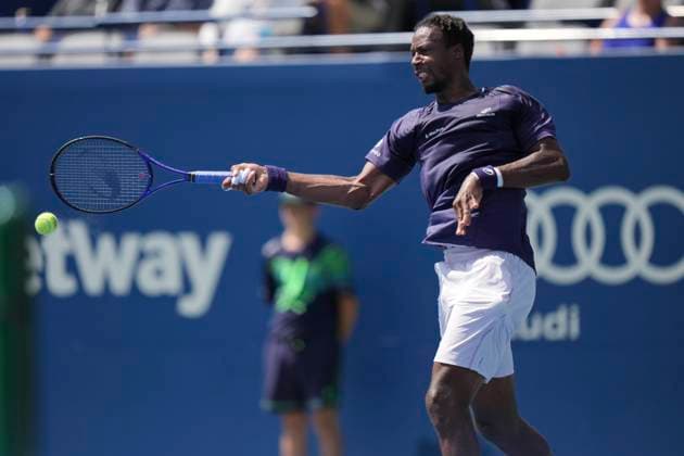ATP, Tennis Herren Masters 1000 National Bank Open Toronto Presented by Rogers 2025 - Day2 Gael Monfils of France plays a forehand against Tomas Barrios Vera of Chile during the Men s Singles first round match on day 2 of the ATP Masters 1000 National Bank Open at Sobeys Stadium. on July 27, 2025 in Toronto, Canada. (Photo by Leonardo Ramirez Eyepix Group) Copyright: xLeonardoxRamirez xEyepixxGroupx LR_27072025_163012