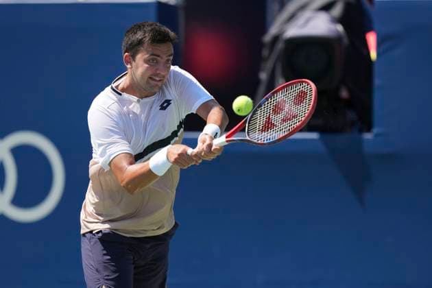 ATP, Tennis Herren Masters 1000 National Bank Open Toronto Presented by Rogers 2025 - Day2 Tomas Barrios Vera of Chile plays a backhand against Gael Monfils of France during the Men s Singles first round match on day 2 of the ATP Masters 1000 National Bank Open at Sobeys Stadium. on July 27, 2025 in Toronto, Canada. (Photo by Leonardo Ramirez Eyepix Group) Copyright: xLeonardoxRamirez xEyepixxGroupx LR_27072025_163004