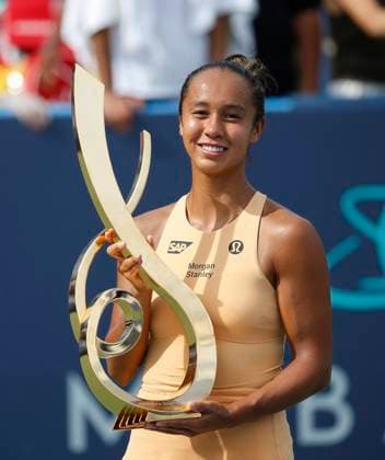 July 27, 2025: Leylah Fernandez poses with the trophy iafter the final match during the 2025 Mubadala Citi DC Open tennis tournament being played at Rock Creek Park Tennis Center in Washington, D.C. CSM District Of Columbia United States of America - ZUMAc04_ 20250727_zma_c04_221 Copyright: xJustinxCooperx