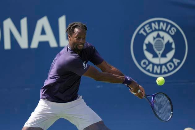 July 27, 2025, Toronto, Ontario, Canada: Gael Monfils of France plays a backhand against Tomas Barrios Vera of Chile during the Men s Singles first round match on day 2 of the ATP, Tennis Herren Masters 1000 National Bank Open at Sobeys Stadium. on July 27, 2025 in Toronto, Canada. Toronto Canada - ZUMAe321 20250727_zsa_e321_137 Copyright: xLeonardoxRamirezx