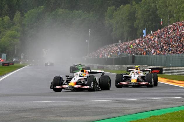 Formula 1 GP Spa Belgium Sunday, 27 07 2025 Isack Hadjar, 6, Visa Cash App RB Formula One Team and Liam Lawson 30, Visa Cash App RB Formula One Team Formula 1 GP Spa Belgium Sunday, 27 07 2025 Copyright: xBEAUTIFULxSPORTS Erlhofx