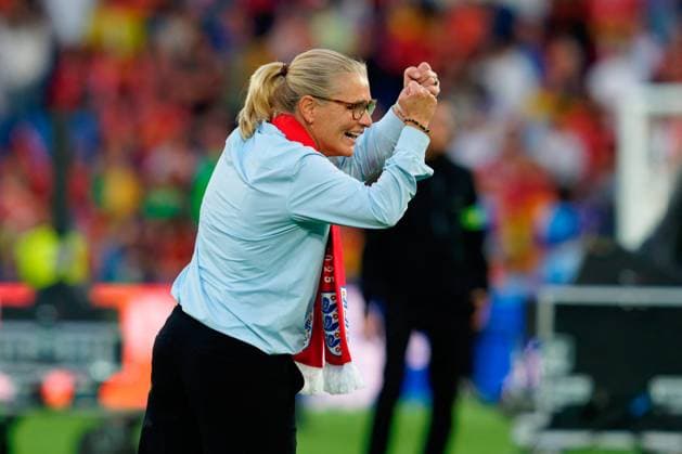 CALCIO - UEFA Campionato Europeo - UEFA Women s EURO 2025 - Final - England vs Spain Sarina Wiegman head coach of England celebration after winning the UEFA Women s EURO Final during UEFA Women s EURO 2025 - Final - England vs Spain, UEFA European Football Championship in Basel, Switzerland, July 27 2025 Basel Switzerland  Copyright: xIPAxSport ABACAx
