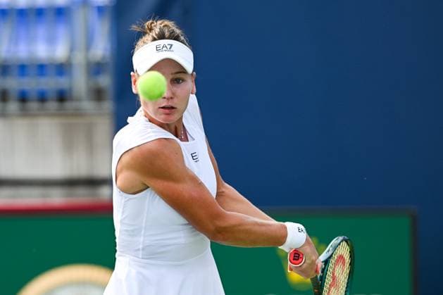 MONTREAL, QC - JULY 27: Veronika Kudermetova returns the ball during a first round match at WTA, Tennis Damen National Bank Open on July 27, 2025 at IGA Stadium in Montreal, QC (Photo by David Kirouac Icon Sportswire) TENNIS: JUL 27 National Bank Open EDITORIAL USE ONLY Icon250727057