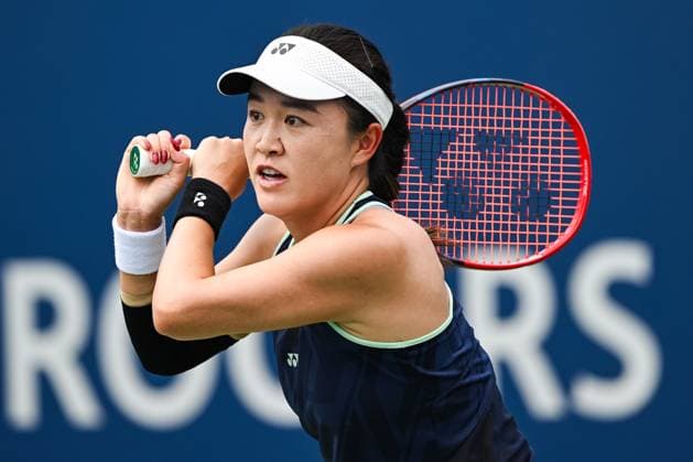 MONTREAL, QC - JULY 27: Lin Zhu (CHN) tracks her return during a first round match at WTA, Tennis Damen National Bank Open on July 27, 2025 at IGA Stadium in Montreal, QC (Photo by David Kirouac Icon Sportswire) TENNIS: JUL 27 National Bank Open EDITORIAL USE ONLY Icon250727050