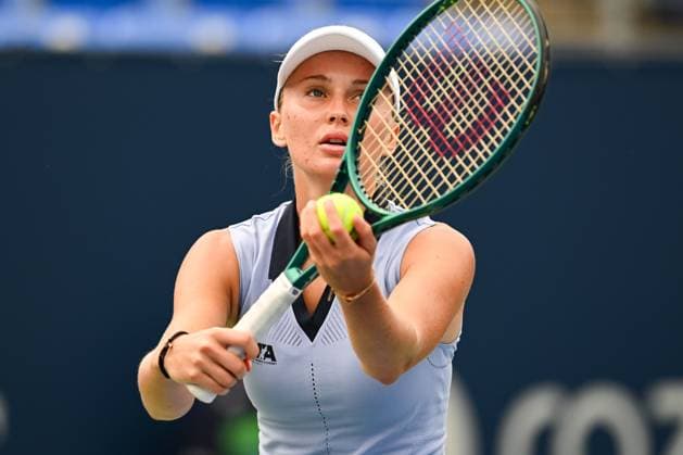 MONTREAL, QC - JULY 27: Polina Kudermetova serves the ball during a first round match at WTA, Tennis Damen National Bank Open on July 27, 2025 at IGA Stadium in Montreal, QC (Photo by David Kirouac Icon Sportswire) TENNIS: JUL 27 National Bank Open EDITORIAL USE ONLY Icon250727012