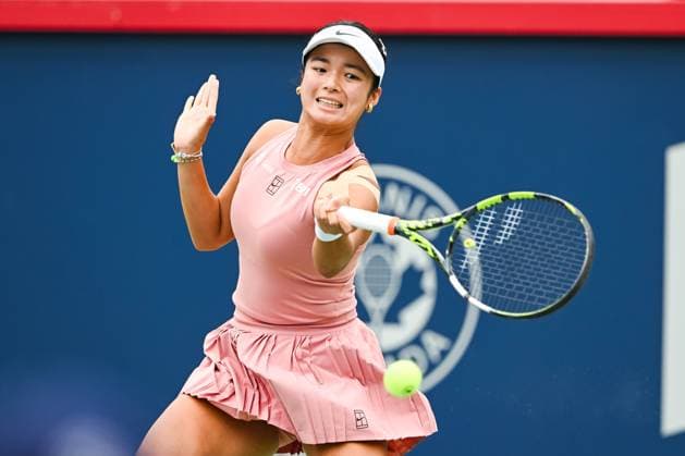 MONTREAL, QC - JULY 27: Alexandra Eala (PHI) returns the ball during a first round match at WTA, Tennis Damen National Bank Open on July 27, 2025 at IGA Stadium in Montreal, QC (Photo by David Kirouac Icon Sportswire) TENNIS: JUL 27 National Bank Open EDITORIAL USE ONLY Icon250727024