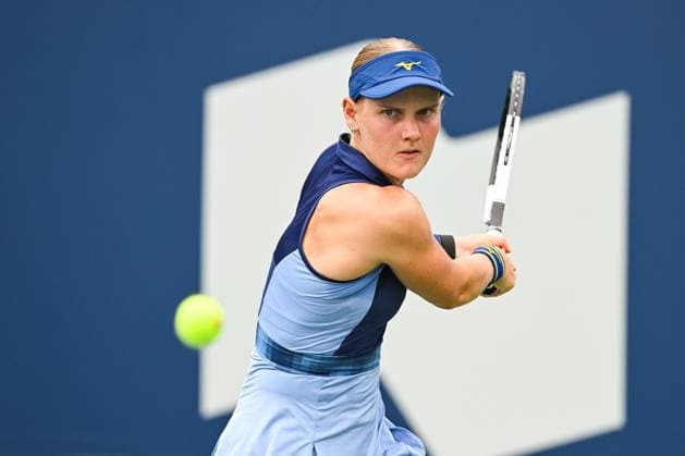MONTREAL, QC - JULY 27: Suzan Lamens (NED) returns the ball during a first round match at WTA, Tennis Damen National Bank Open on July 27, 2025 at IGA Stadium in Montreal, QC (Photo by David Kirouac Icon Sportswire) TENNIS: JUL 27 National Bank Open EDITORIAL USE ONLY Icon250727002