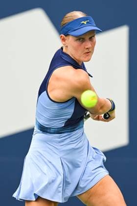 MONTREAL, QC - JULY 27: Suzan Lamens (NED) returns the ball during a first round match at WTA, Tennis Damen National Bank Open on July 27, 2025 at IGA Stadium in Montreal, QC (Photo by David Kirouac Icon Sportswire) TENNIS: JUL 27 National Bank Open EDITORIAL USE ONLY Icon250727003