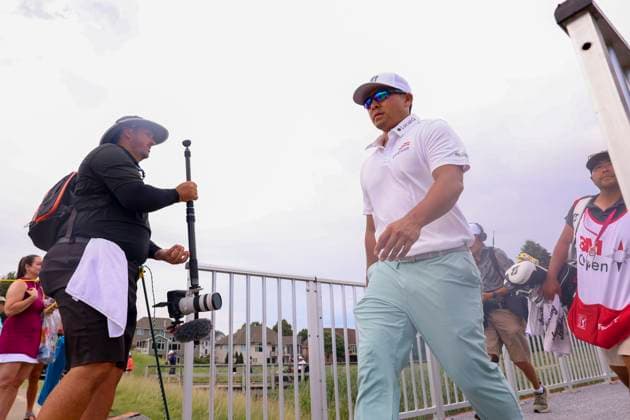 July 27, 2025, Blaine, Minnesota, United States: KURT KITAYAMA walks across the bridge between hole 16 and 17 on the fourth and final day of competition at the 2025 PGA, Golf Herren 3M Open at TPC Twin Cities. Blaine United States - ZUMAt166 20250727_zsp_t166_084 Copyright: xMichaelxTurnerx