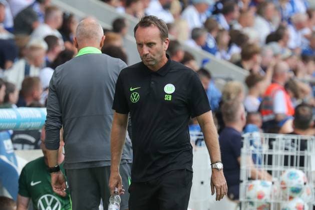 26 07 2025, xgox, Soccer Test Match 1 FC Magdeburg VfL Wolfsburg emspor, v l Sebastian Schindzielorz Wolfsburg, Sports Director DFL DFB REGULATIONS PROHIBIT ANY USE OF PHOTOGRAPHS as IMAGE SEQUENCES and or QUASI VIDEO Magdeburg
