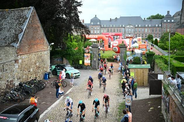Tour de Wallonie 2025 Stage 3 ANTOING, BELGIUM - JULY 28 : Illustration picture of the start of the race during stage 3 of the 30th edition of Tour de Wallonie an UCI ProSeries 2.Pro cycling road race stage for Men Elite of 165.3 km with start in Estinnes and finish in Antoing on July 28, 2025 in Antoing, Belgium, 28 07 2025 ( Motordriver Pieter Van Herzele - Antoing Belgium  Copyright: xTomasxSiskx