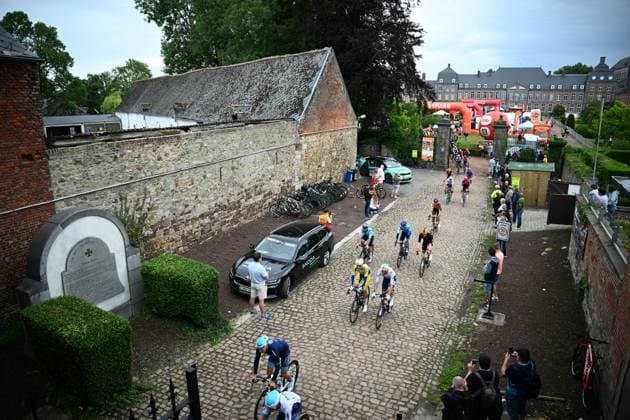 Tour de Wallonie 2025 Stage 3 ANTOING, BELGIUM - JULY 28 : Illustration picture of the start of the race during stage 3 of the 30th edition of Tour de Wallonie an UCI ProSeries 2.Pro cycling road race stage for Men Elite of 165.3 km with start in Estinnes and finish in Antoing on July 28, 2025 in Antoing, Belgium, 28 07 2025 ( Motordriver Pieter Van Herzele - Antoing Belgium  Copyright: xTomasxSiskx