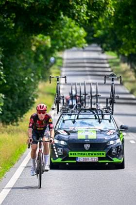 Tour de Wallonie 2025 Stage 3 ANTOING, BELGIUM - JULY 28 : Rider of Pauwels Sauzen - Cibel Clementines chasing alone during stage 3 of the 30th edition of Tour de Wallonie an UCI ProSeries 2.Pro cycling road race stage for Men Elite of 165.3 km with start in Estinnes and finish in Antoing on July 28, 2025 in Antoing, Belgium, 28 07 2025 ( Motordriver Pieter Van Herzele - Antoing Belgium  Copyright: xTomasxSiskx