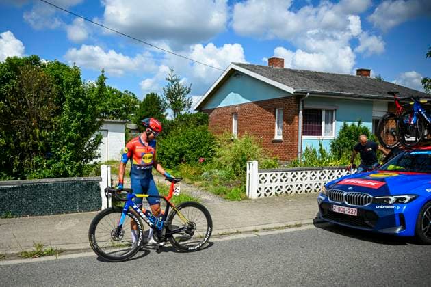 Tour de Wallonie 2025 Stage 3 ANTOING, BELGIUM - JULY 28 : Gibbons Ryan of Lidl - Trek coping with a technical problem during stage 3 of the 30th edition of Tour de Wallonie an UCI ProSeries 2.Pro cycling road race stage for Men Elite of 165.3 km with start in Estinnes and finish in Antoing on July 28, 2025 in Antoing, Belgium, 28 07 2025 ( Motordriver Pieter Van Herzele - Antoing Belgium  Copyright: xTomasxSiskx