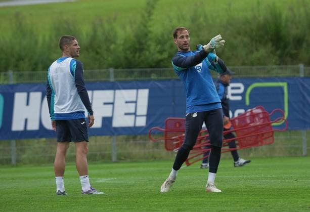 Training camp TSG Hoffenheim in Seefeld 2025 28 07 2025, Stadion Seefeld, Seefeld, Training camp TSG Hoffenheim in Seefeld 2025 , in the picture Andrej Kramaric Hoffenheim , Goalkeeper Oliver Baumann Hoffenheim nordphotoxGmbHx xBratic nph00250