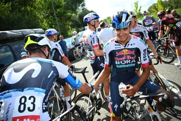 Tour de Wallonie 2025 Stage 3 ANTOING, BELGIUM - JULY 28 : Donati Davide of Red Bull - BORA - Hansgrohe celebrating his victory with Milesi Lorenzo of Movistar Team during stage 3 of the 30th edition of Tour de Wallonie an UCI ProSeries 2.Pro cycling road race stage for Men Elite of 165.3 km with start in Estinnes and finish in Antoing on July 28, 2025 in Antoing, Belgium, 28 07 2025 ( Motordriver Pieter Van Herzele - Antoing Belgium  Copyright: xTomasxSiskx