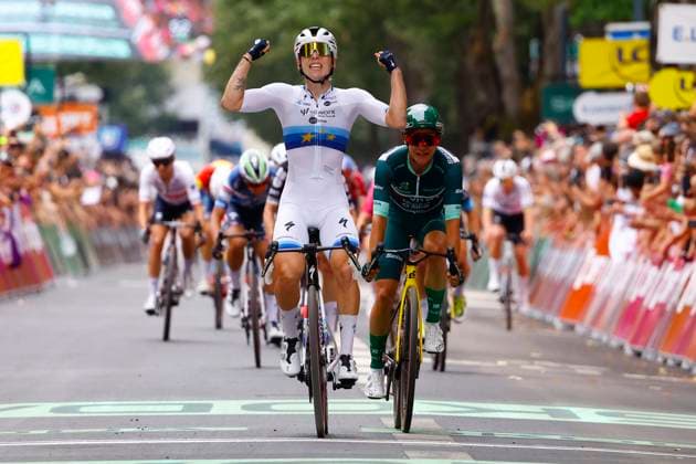 Tour de France Femmes 2025 - stage 3 Tour de France Femmes 2025 - 4th Edition - 3rd stage La Gacilly - Angers 163,5 Km - 28 07 2025 - Lorena Wiebes (NED - Team SD Worx - Protime) - Marianne Vos (NED - Team Visma - Lease a Bike) - photo Rafa Gomez SprintCyclingAgency 2025 Angers France  Copyright: xRafaxGomezx xSprintcyclingagencyx