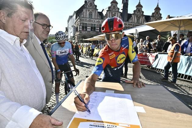 Belgian Thibau Nys of Lidl-Trek pictured before the Natourcriterium Aalst cycling event, Monday 28 July 2025 in Aalst. The traditional criteriums are local showcases for which mainly cyclists who rode the Tour de France are invited. ERICxLALMAND  x130205130x